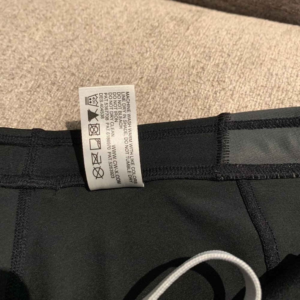 CW-X Compression Shorts size L, EUC - Picture 4 of 5